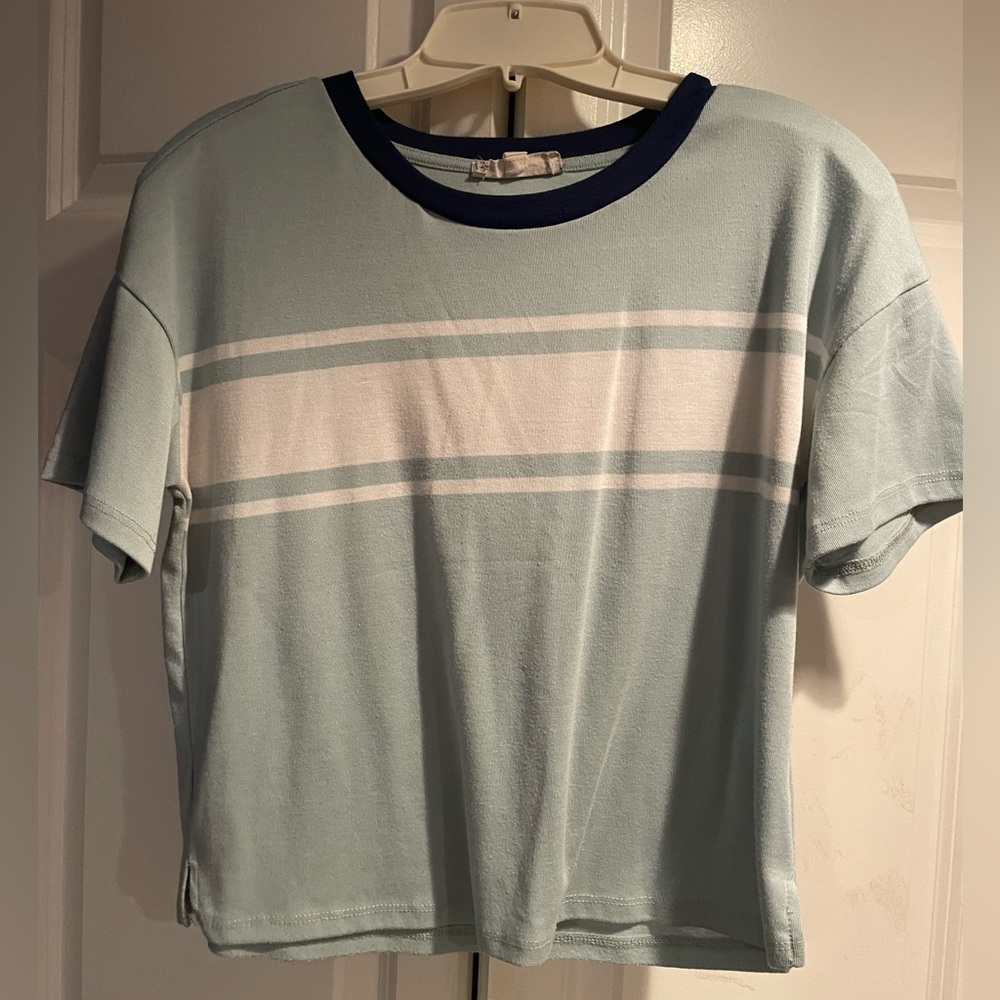 Women’s light blue medium cropped shirt